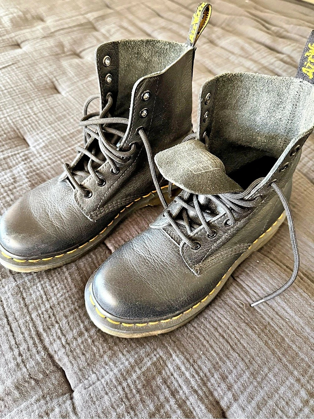 Dr. Martens 1460 Pascal Virginia Leather Boots Pascal Virginia Leather Combat